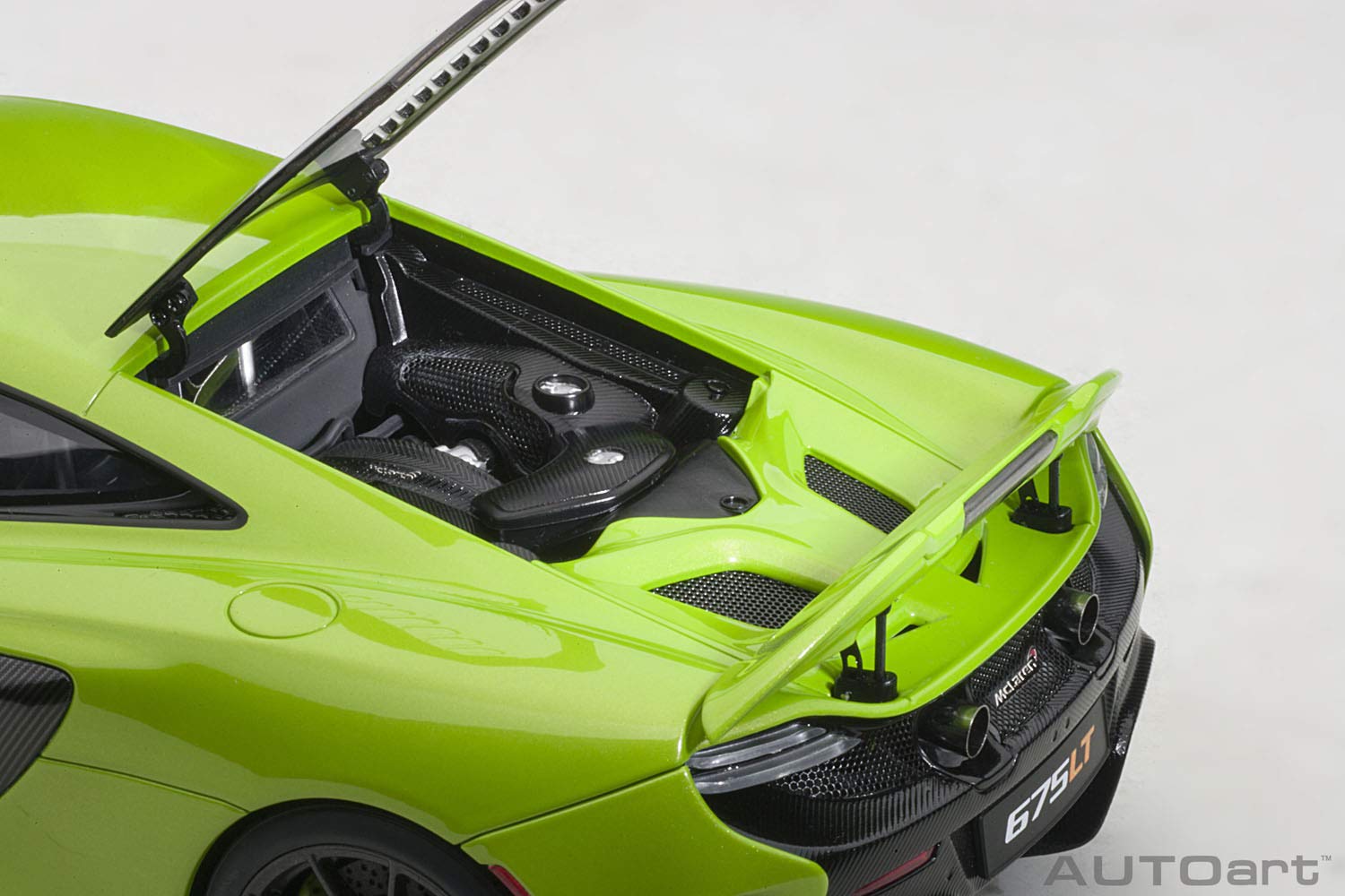 Amazon.co.jp: AUTOart 1/18 McLaren 675 LT Metallic Green Complete
